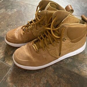 Nike Lunar Force 1 sneakerboot in wheat size 13